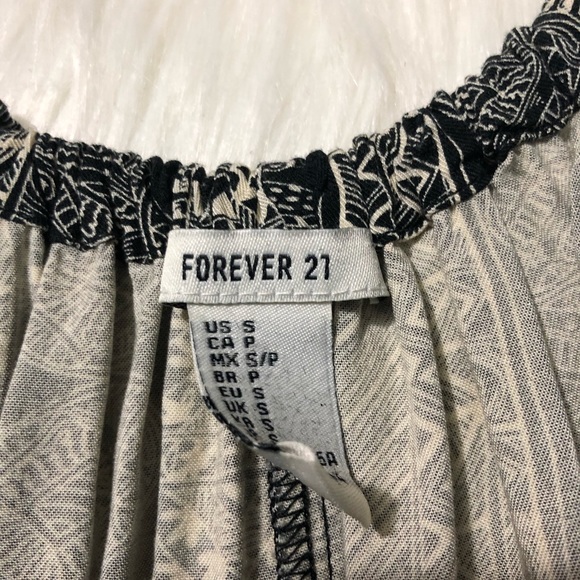 🌻SOLD🌻 Forever 21 black & white printed romper - Picture 6 of 8